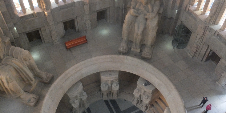 Volkerslachtsdenkmal-tombe-beelden-steen-toren-Leipzig-veldslag-Napoleon-1813-Duitsland