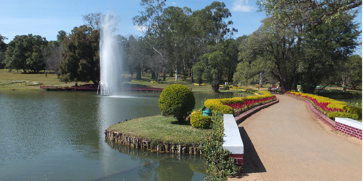 Kandawgyi-gardens-tuin-Pyin-Oo-Lwin-fontein-Myanmar