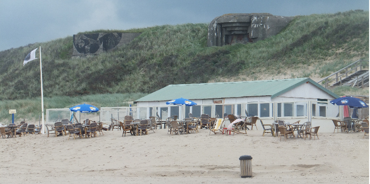 Scheveningen-strand-bunkers-strandhut-strandtent-Noordzee-WW2-duinen-Nederland