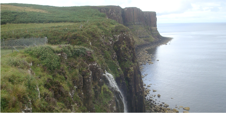 Kilt-Rock-waterval-rots-Isle-of-Sky-ruig-Schotland-eiland