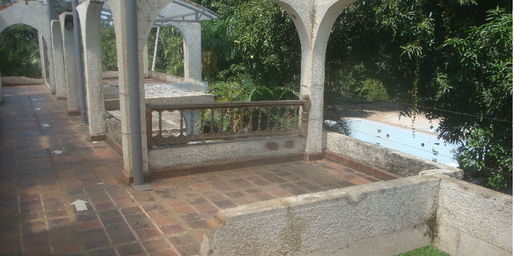 Napoles-Hacienda-Doradal-Pablo-Escobar-Colombia-Finca-Landgoed-villa