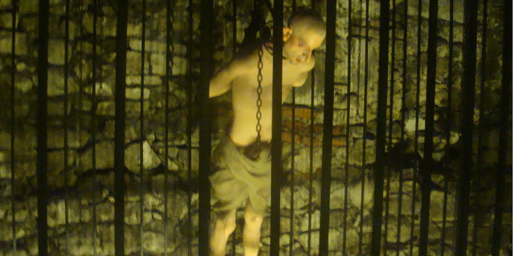 Hunedora-Castle-Corvin-Torture-Chamber-Romania