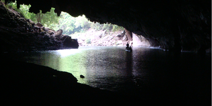 Tham-Kong-Lo-grot-Bang-Kang-Lo-boot-Laos