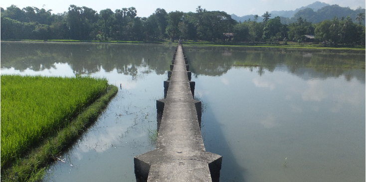 La-Ka-Na-betonnen-brug-meer-Hpa-An-Myanmar-Birma