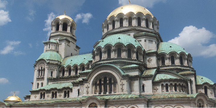 Aleskander-Nesvki-memorial-church-kerk-koepel-goud-Sofia-Bulgarije