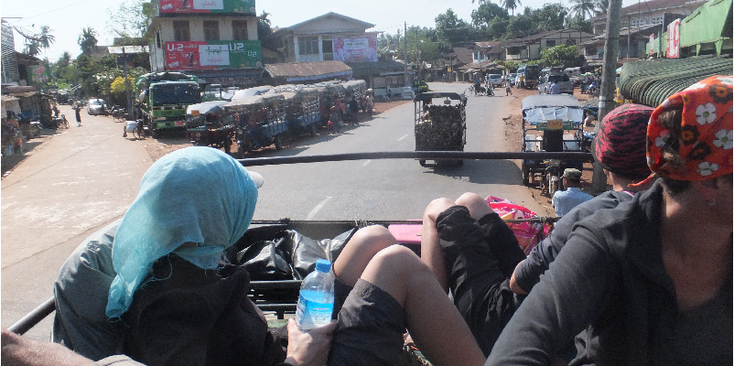 Myanmar-Kin-Pun-Hpa-An-dak-truck-straatleven-Birma