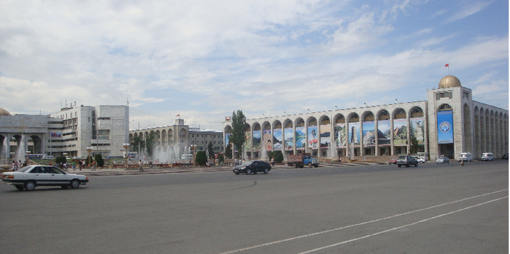 Bisjkek-Aloo-Too-Square-plein-Kirgizië