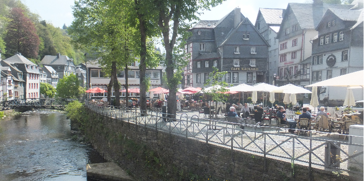 Monschau-koopmanshuizen-vakmanshuizen-rivier-Roer-brug-Duitsland-plein