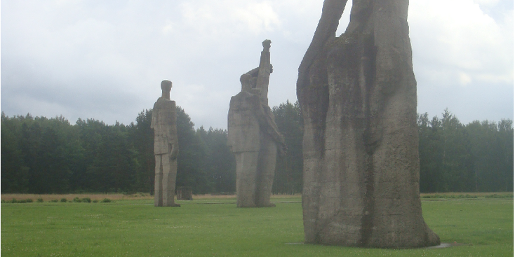 Salaspils-Kurtenhof-concentratiekamp-nazi-WW2-Joden-beelden-monument-Letland