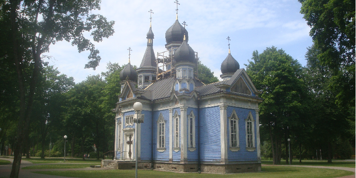 Orthodoxe-kerk-Druskininkai-Litouwen-koepels-blauw