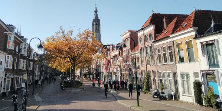 Delft-straatleven-kerk-Nederland