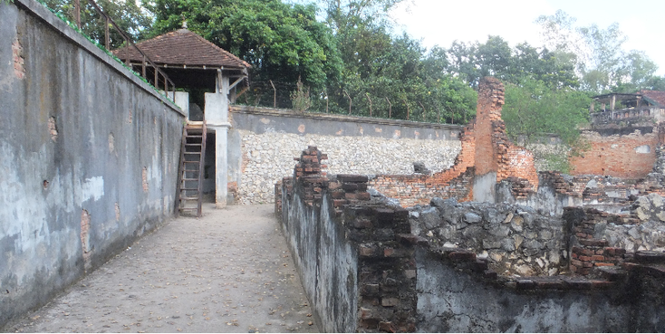 Son-La-Penitentiaire-inrichting-gevangenis-Koloniaal-Vietnam