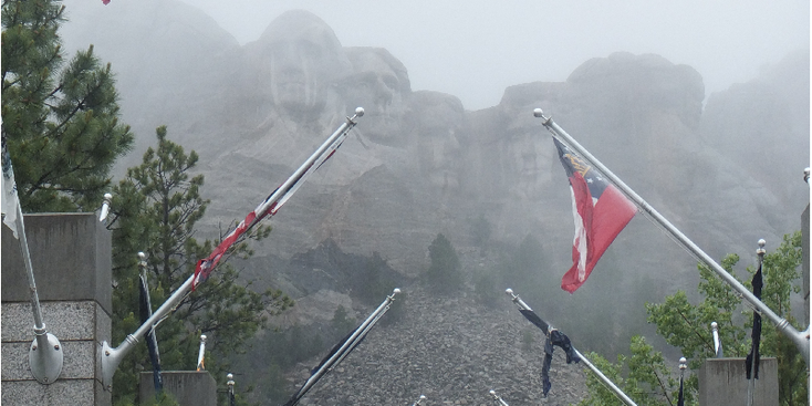 Grand-Terrace-Mount-Rushmore-vlag-president-hoofd-Verenigde-Staten