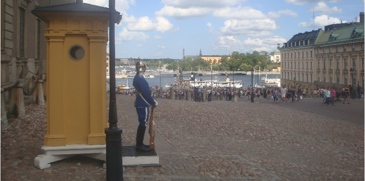 Koninklijk-Paleis-Stockholm-soldaat-plein-Zweden