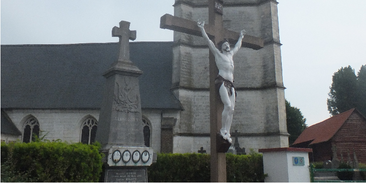 Azincourt-Frankrijk-kerk-monument-Jezus-kruis
