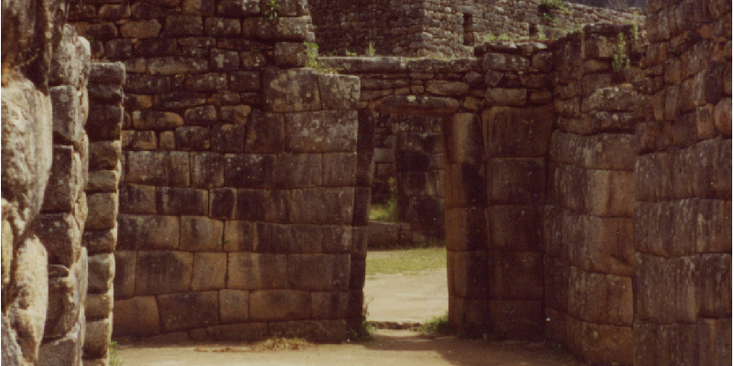 Machu-Pichu-Inca-ruïne-poort-steen-Peru