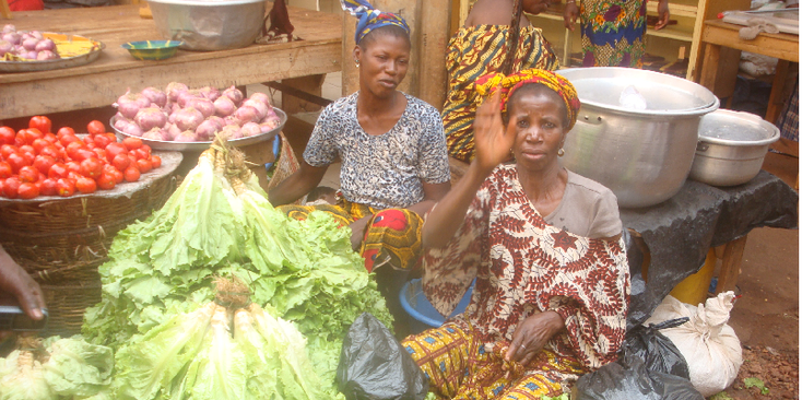 Bobo-Dioulasso-markt-market-verkoop-afrikaanse-vrouwen-kleurig-burkina-Faso
