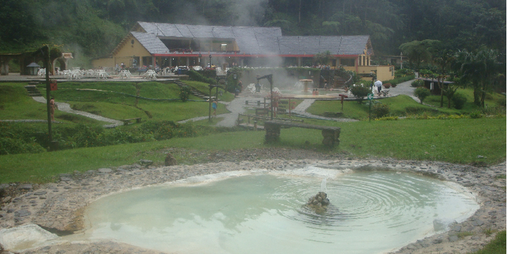 Thermales-de-Santa-Rosa-waterval-Colombia-warm-heet-water