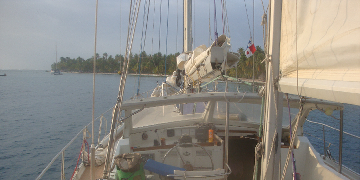San-Blas-eilanden-Panama-palmbomen-azuurblauw-strand-zand