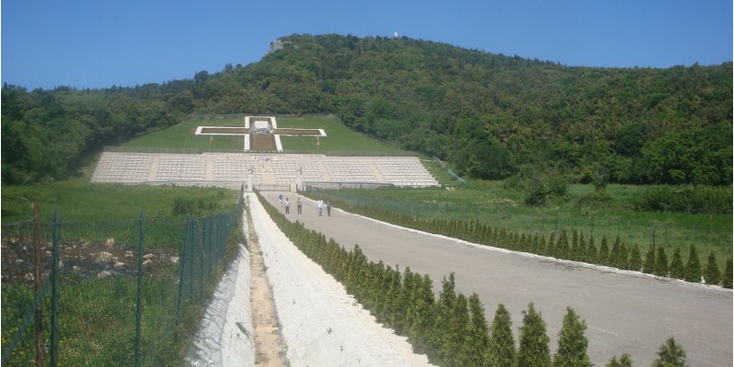 Heuvel-593-Monte-Cassino-klooster-graven-begraafplaats-WW2-Italië