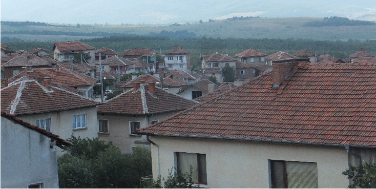 Belogradchik-rotsfort-Kaleto-Bulgarije-daken-huizen