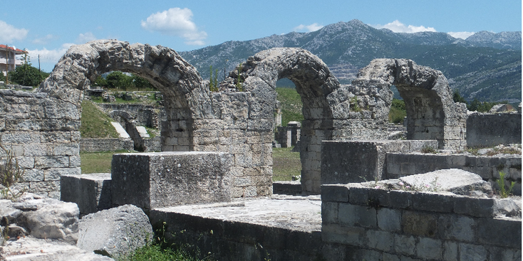Salona-Solin-bogen-Romeinse-ruïnes-archeologie-Kroatië