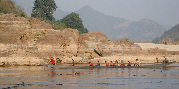 Mekong-rivier-boten-Laos-Thailand