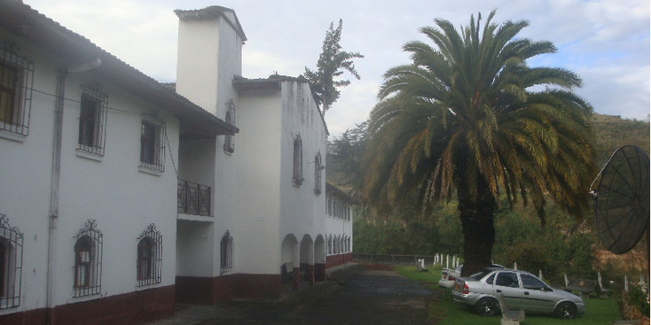 Santuario-de-La-Lajas-Casa-Pastoral-Colombia