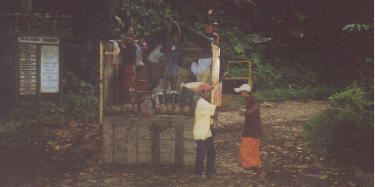 Serangan-Meru-Betiri-nationaal-park-truck-vrachtwagen-Java-Indonesië