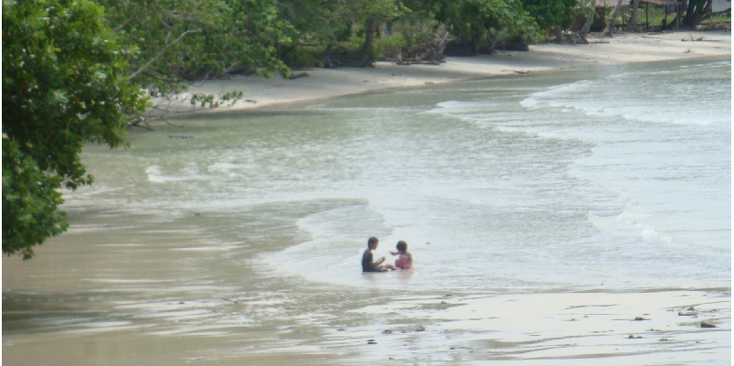 Ko-Chang-Treehouse-lodge-hostel-Beach-Thailand