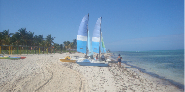 Playa-Santa-Lucia-strand-Cuba-zon-zee-surfen