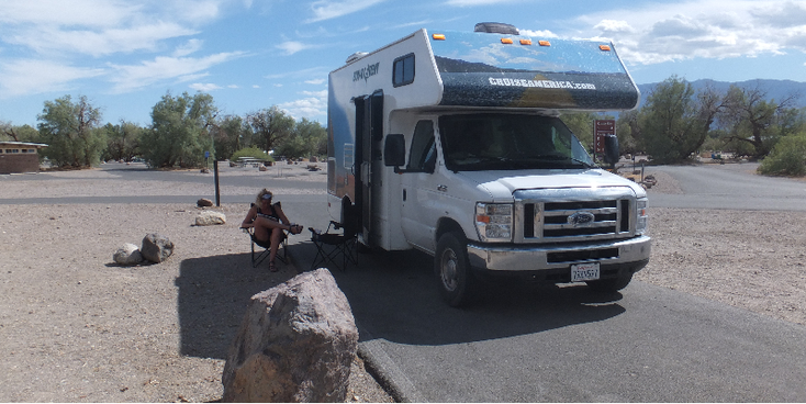 Furnace-Creek-Campground-camping-RV-park-camper-Death-Valley-Californië-Verenigde-Staten