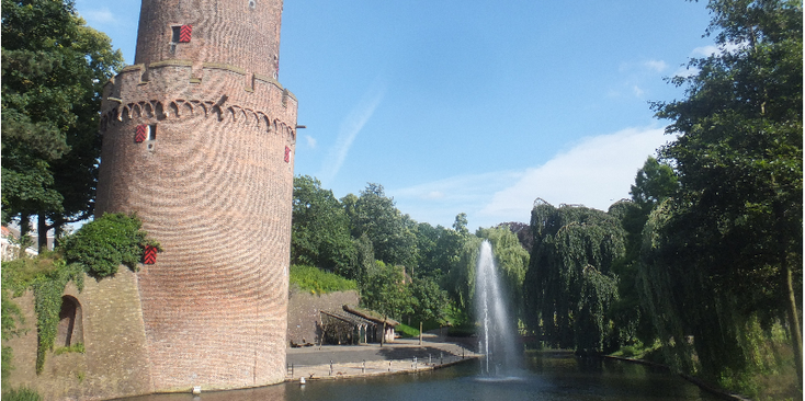Kronenburgerpark-kruittoren-fontein-Nijmegen-park-Nederland