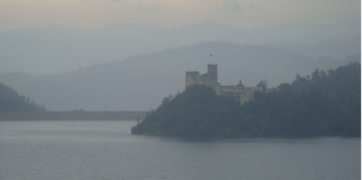 Debno-Donau-rivier-ruïne-Polen