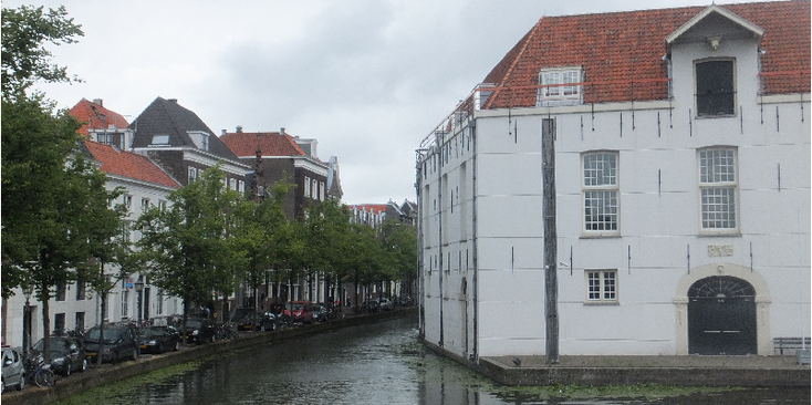 Oude-Delft-zicht-op-rivier-kanaal-gracht-Nederland