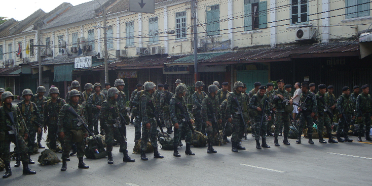 Bangkok-leger-militair-straat-Thailand