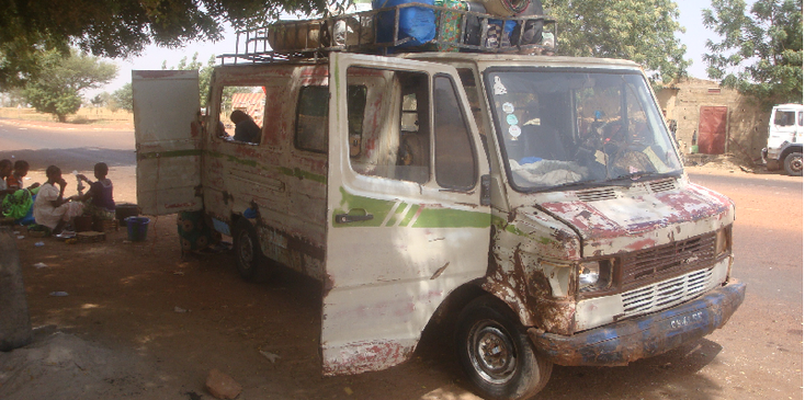 Bachee-busje-openbaar-vervoer-transport-Mopti-Djenne-Mali