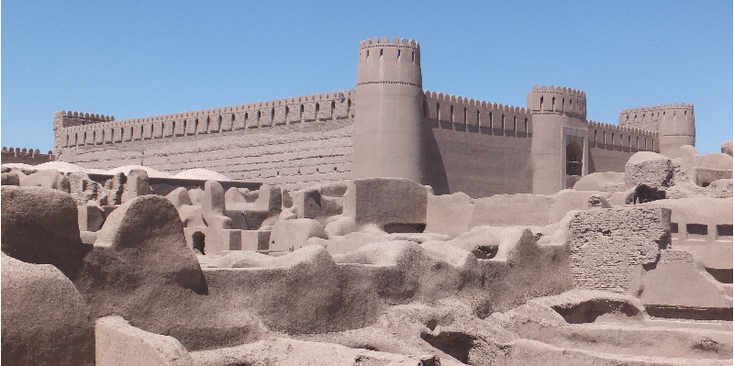 Rayen-Iran-lemen-citadel-kasteel-burcht-zandsteen-stadsmuur
