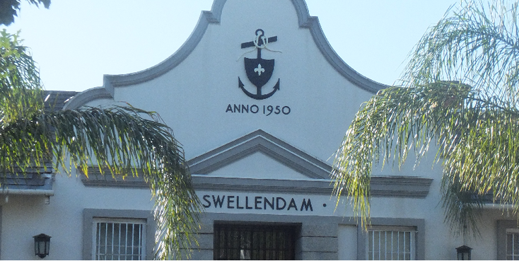 Swellendam-witte-kerk-Zuid-Afrika
