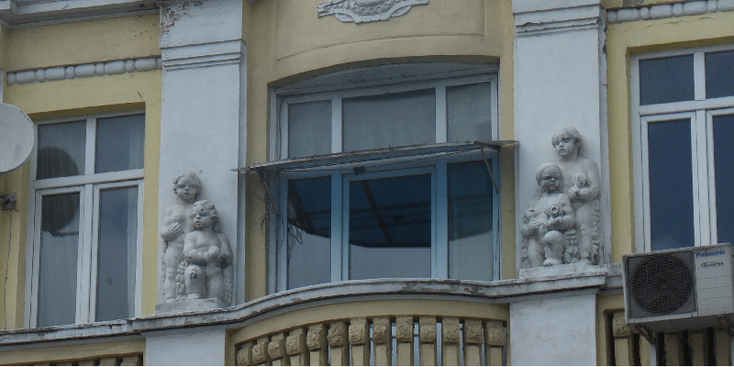 Varna-Art-Nouveau-Jugendstill-gevel-pand-Bulgarije