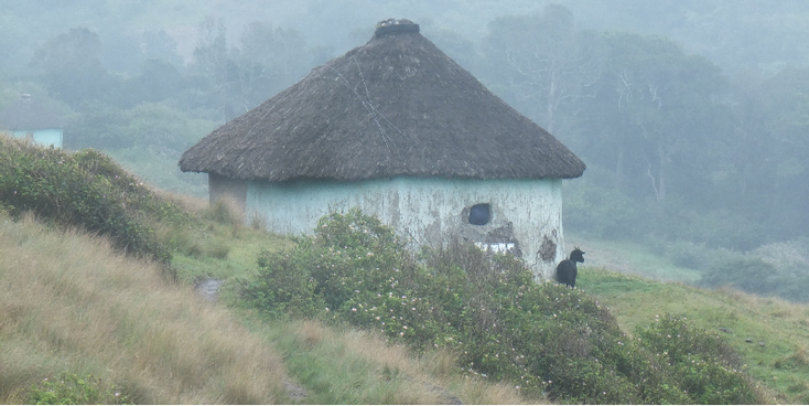 Mdumbi-rondavel-hut-Xhosa-Zuid-Afrika