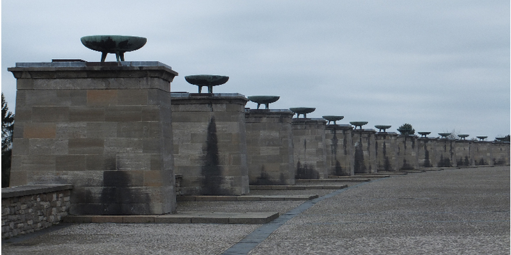 Buchenwald-Straat-der-Naties-vuur-Weimar-potten-Duitsland
