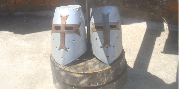 Hunedora-kasteel-Corvin-helm-Roemenië