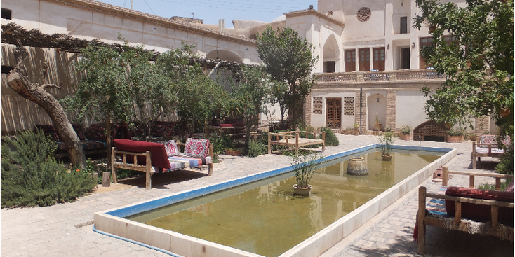 Kashan-hotel-Khan-e-eshan-binnentuin-Iran