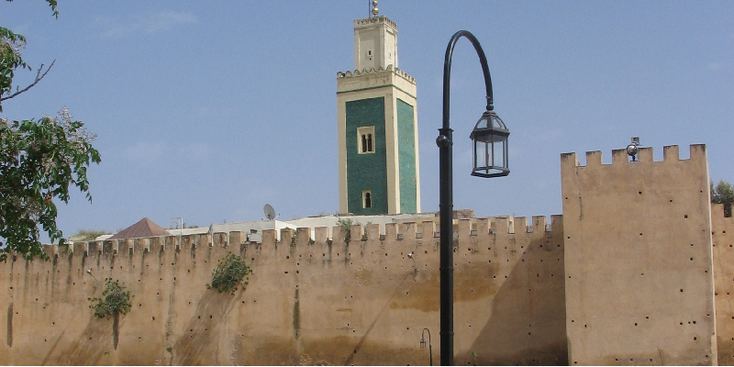 Meknes-Koningstad-Marokko-stadspoort-muur-moskee-Marokko