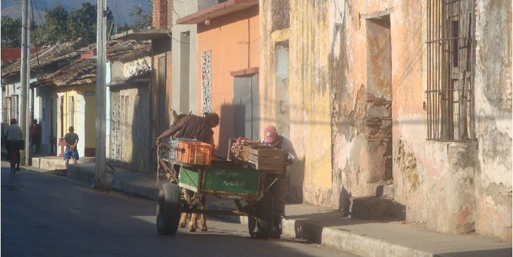 Trinidad-Cuba-straatleven-riksja-paard-en-wagen