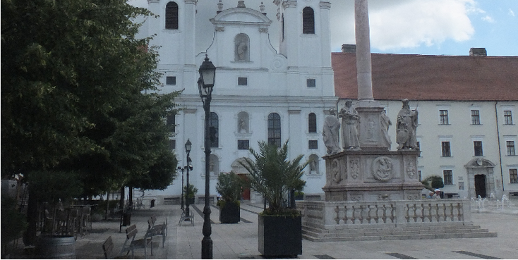 Gyor-zuil-plein-Hongarije