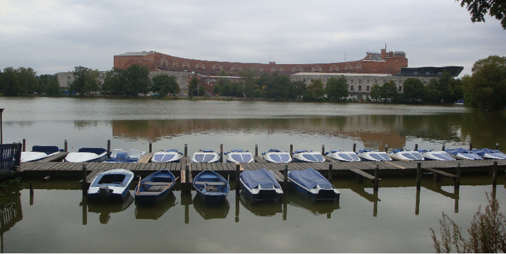 Congreshal-Congresse-halle-Dutzendteich-meer-dokumentatiezentrum-Neurenberg-Nazi-Albert-Speer-Duitsland