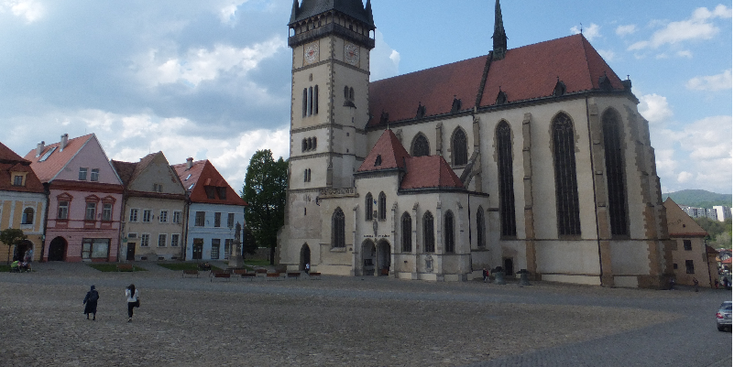 Radnice-Namesti-Basiliek--St-Egidius-Bardejov-plein-Slowakije