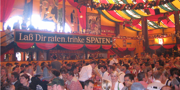 Oktoberfest-Hippodrom-feesttent-halle-München-bier-bierhal-Duitsland